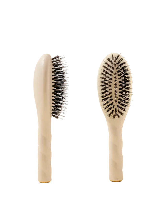 N.02 The Small Care & Detangling HairBrush CREAMY WHITE