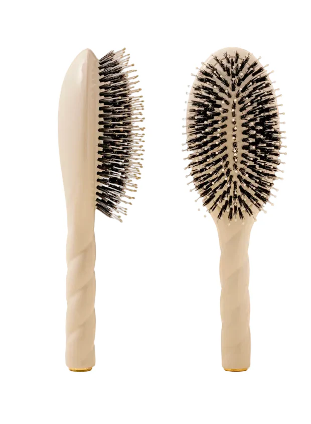 N.03 Large The Gentle Scalp Care Hairbrush CREAMY WHITE